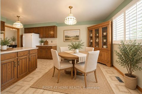 Photo 15 at 11 Timber Lane, East Woodbridge, Vaughan