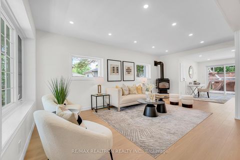 Photo 1 at 330 Tampa Drive, Keswick South, Georgina