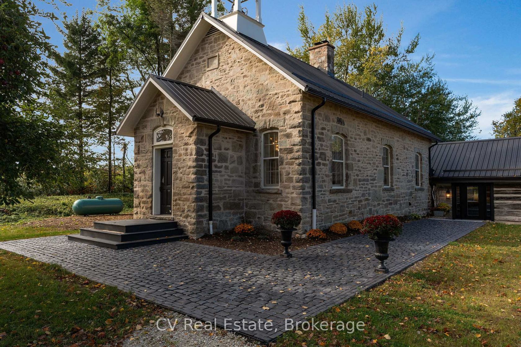 1174 Concession 10 N Nottawasaga Road, Rural Clearview, Clearview photo number 2
