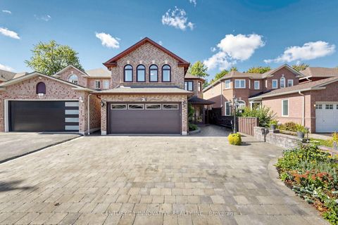 Photo 2 at 43 Bonnydon Crescent, Rouge E11, Toronto