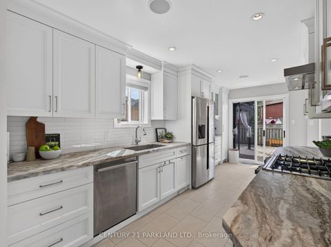 Photo 10 at 228 Rosemount Avenue, Pelmo Park W4, Toronto