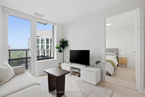 Photo 11 at 2010 - 60 Central Park Road Way, City Centre West, Toronto