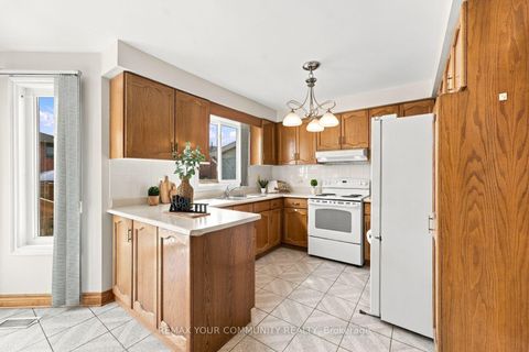 Photo 12 at 49 Trevor Street, East Woodbridge, Vaughan