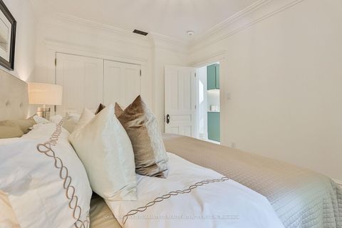 Photo 14 at 262 Roncesvalles Avenue, Swansea, Toronto