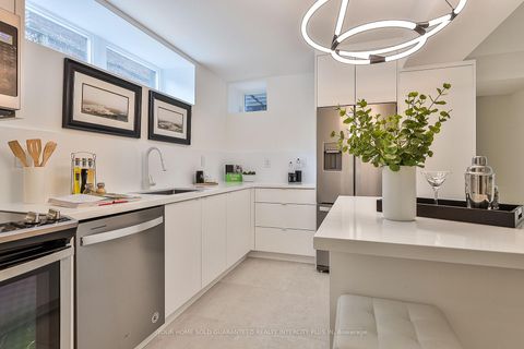 Photo 40 at 262 Roncesvalles Avenue, Swansea, Toronto