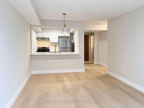 Photo 3 at 305N - 3 Hickory Tree Road, Weston, Toronto