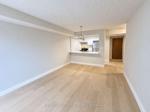 Photo 4 at 305N - 3 Hickory Tree Road, Weston, Toronto