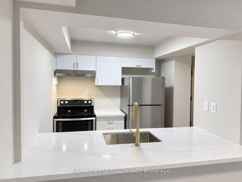 Photo 7 at 305N - 3 Hickory Tree Road, Weston, Toronto