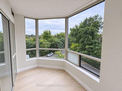 Photo 10 at 305N - 3 Hickory Tree Road, Weston, Toronto