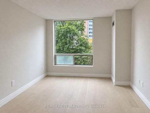 Photo 13 at 305N - 3 Hickory Tree Road, Weston, Toronto