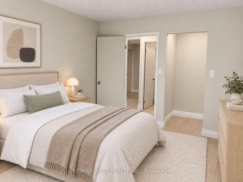 Photo 14 at 305N - 3 Hickory Tree Road, Weston, Toronto