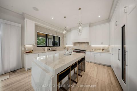 Photo 11 at 125 Clearview Heights, King City, King