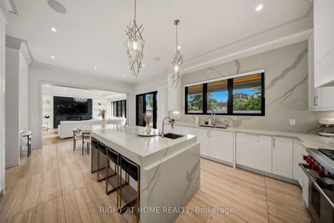 Photo 12 at 125 Clearview Heights, King City, King
