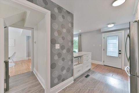 Photo 5 at 29 Topham Road, Parkview, Toronto