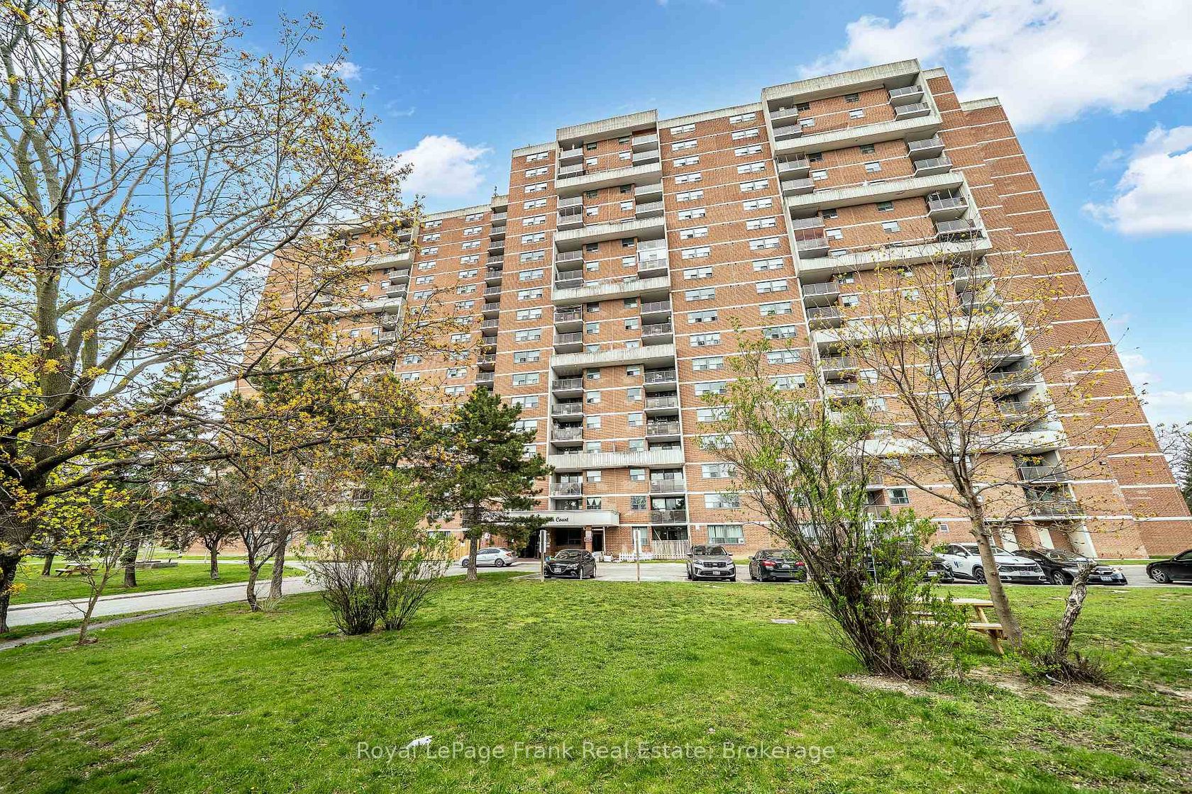 704 - 100 Wingarden Court, Malvern, Toronto 