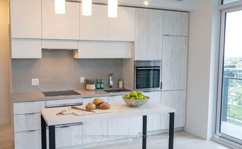Photo 2 at 505 - 8 Eglinton Avenue E, Mount Pleasant West, Toronto