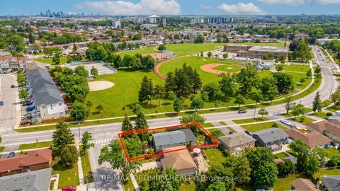 Photo 3 at 1 Dundee Drive, York University Heights, Toronto