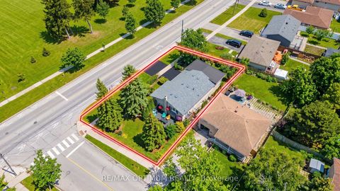 Photo 4 at 1 Dundee Drive, York University Heights, Toronto