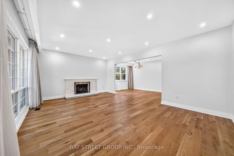 Photo 7 at 203 Cassandra Boulevard, Donalda, Toronto