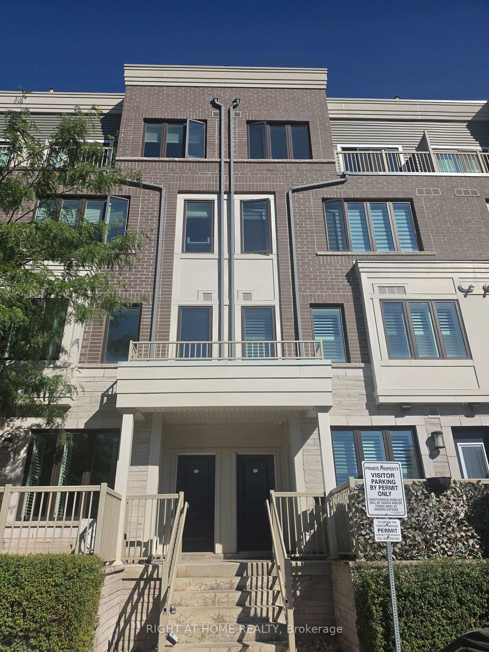 15 - 95 EASTWOOD PARK Garden, Long Branch, Toronto 