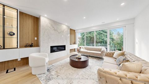 Photo 1 at 2970A Bayview Avenue, Willowdale East, Toronto