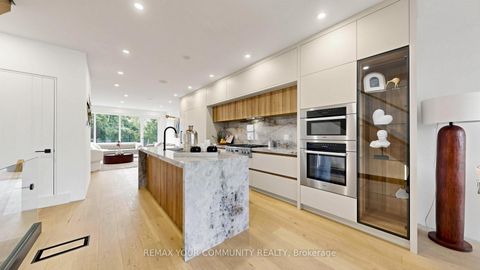 Photo 6 at 2970A Bayview Avenue, Willowdale East, Toronto
