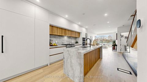 Photo 7 at 2970A Bayview Avenue, Willowdale East, Toronto