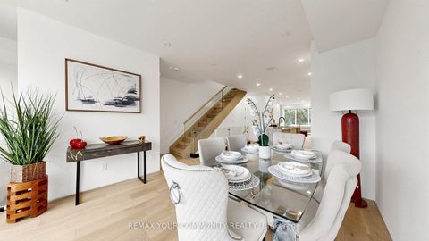 Photo 12 at 2970A Bayview Avenue, Willowdale East, Toronto