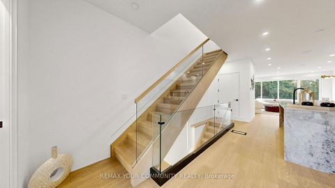 Photo 16 at 2970A Bayview Avenue, Willowdale East, Toronto