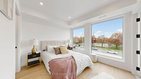 Photo 23 at 2970A Bayview Avenue, Willowdale East, Toronto