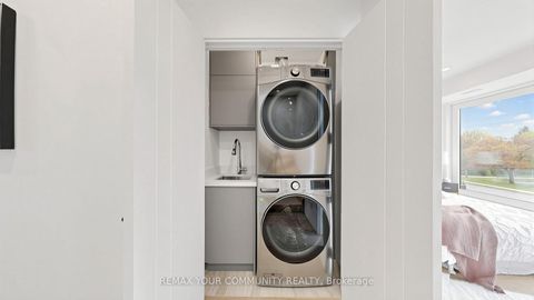 Photo 26 at 2970A Bayview Avenue, Willowdale East, Toronto
