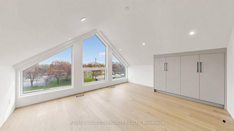 Photo 29 at 2970A Bayview Avenue, Willowdale East, Toronto