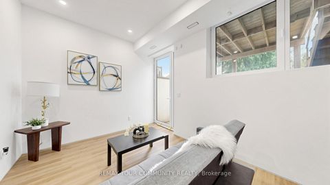 Photo 39 at 2970A Bayview Avenue, Willowdale East, Toronto