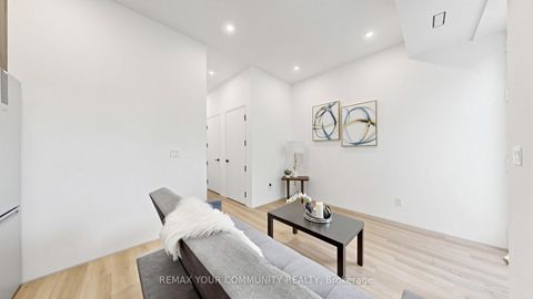 Photo 40 at 2970A Bayview Avenue, Willowdale East, Toronto