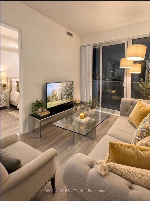 Photo 4 at 6802 - 138 Downes Street, Waterfront Communities C8, Toronto