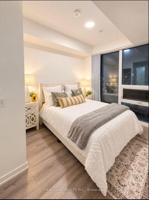 Photo 6 at 6802 - 138 Downes Street, Waterfront Communities C8, Toronto