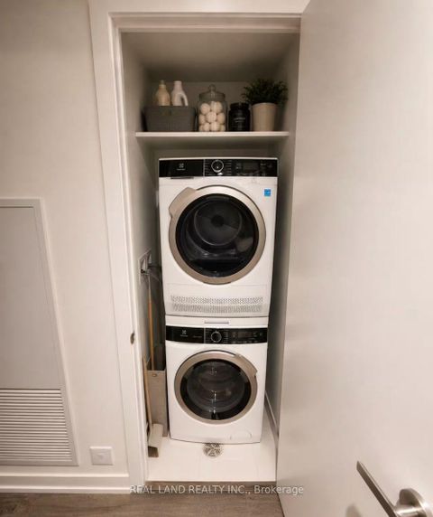 Photo 9 at 6802 - 138 Downes Street, Waterfront Communities C8, Toronto
