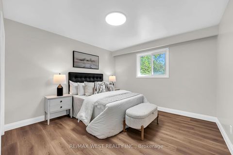 Photo 12 at 67 Burncrest Drive, Nortown, Toronto