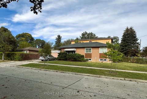 Photo 1 at 19 Upminster Crescent, West Deane, Toronto