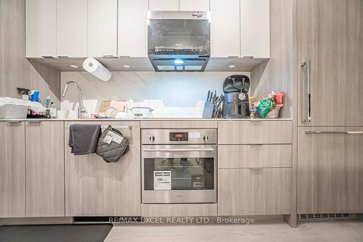 Photo 9 at 302 - 625 Sheppard Avenue E, Bayview Village, Toronto