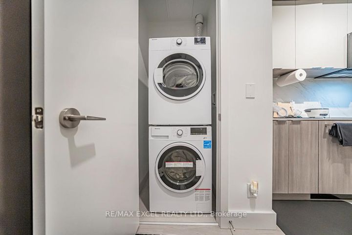 Photo 17 at 302 - 625 Sheppard Avenue E, Bayview Village, Toronto