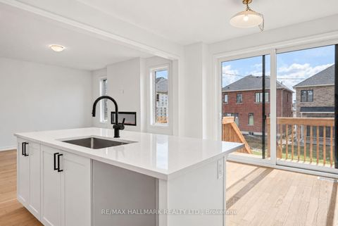 Photo 15 at 51 Gretzky Avenue, Rural Barrie Southeast, Barrie