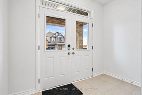 Photo 6 at 82 Gretzky Avenue, Rural Barrie Southeast, Barrie