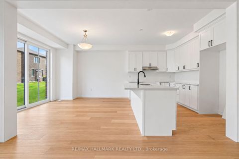 Photo 13 at 82 Gretzky Avenue, Rural Barrie Southeast, Barrie