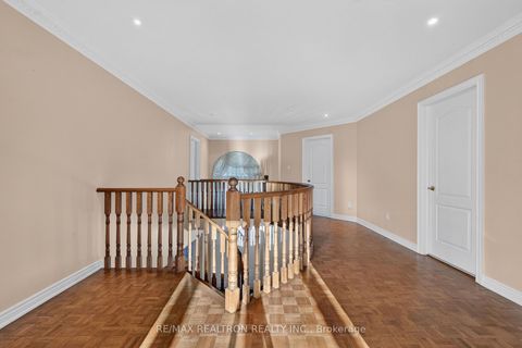 Photo 23 at 12 Loudon Crescent, Beverley Glen, Vaughan