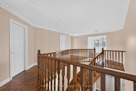 Photo 39 at 12 Loudon Crescent, Beverley Glen, Vaughan