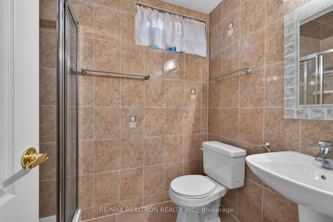 Photo 41 at 12 Loudon Crescent, Beverley Glen, Vaughan