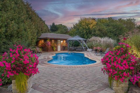 Photo 3 at 776 Woodland Acres Crescent, Rural Vaughan, Vaughan