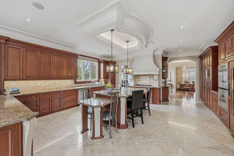 Photo 12 at 776 Woodland Acres Crescent, Rural Vaughan, Vaughan