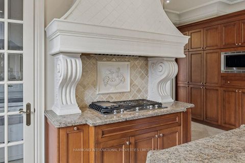 Photo 15 at 776 Woodland Acres Crescent, Rural Vaughan, Vaughan